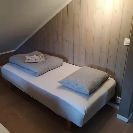 Stor Og Moderne Hytte Med Panoramautsikt Liagardane